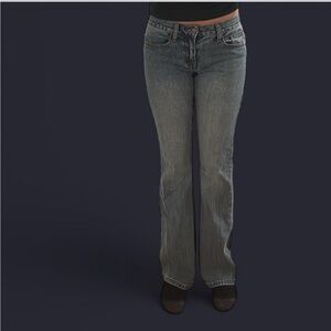 Women’s low rise jeans